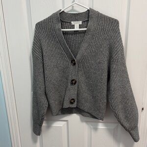 H&M Gray Ribbed Cropped V-Neck Cardigan with Large Buttons